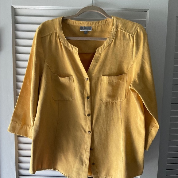 JM Collection 3/4 sleeve mustard button front top - Picture 1 of 4